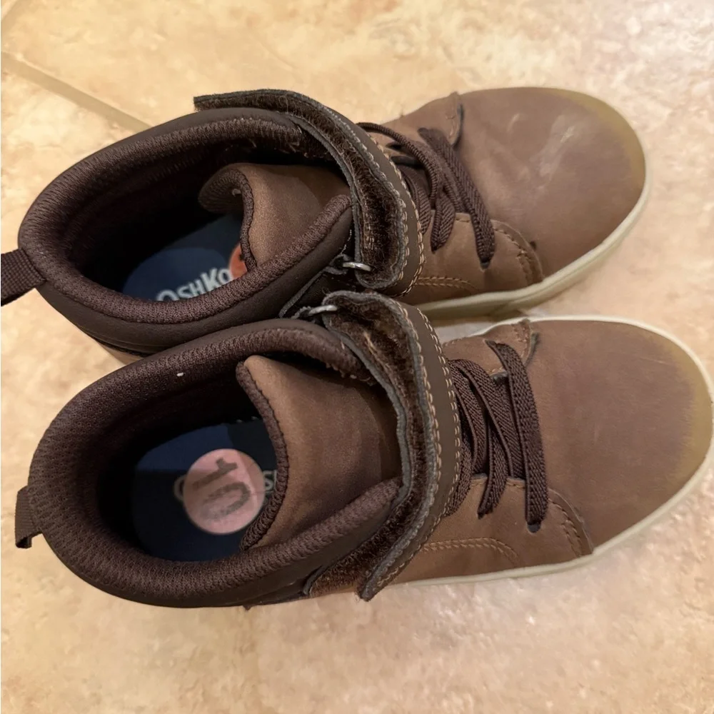 OSHKOSH B’GOSH toddlers boys high top Cesc Sneaker Boots